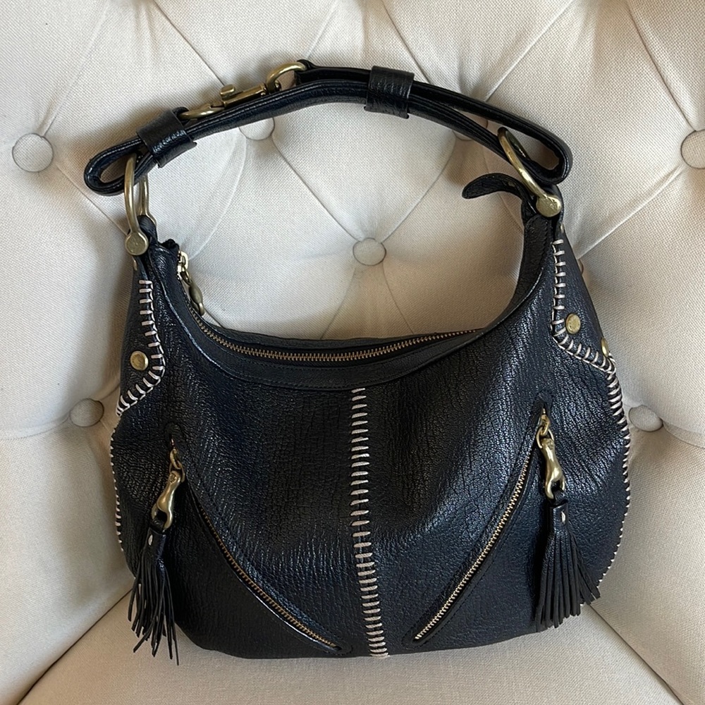Chic Black Hobo Bag with Sleek Design - Picture 2 of 12